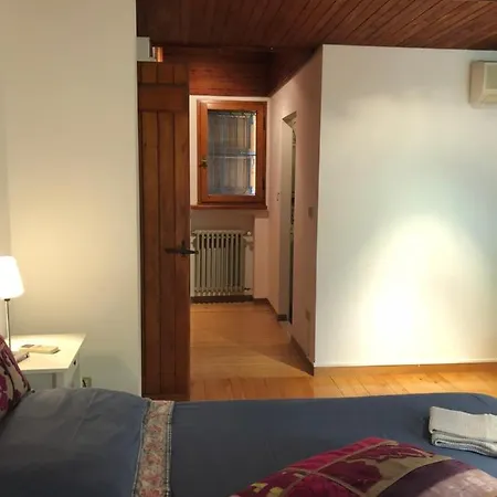 Villa 225 *
