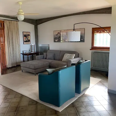 Villa 225 *